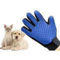 Pet grooming glove