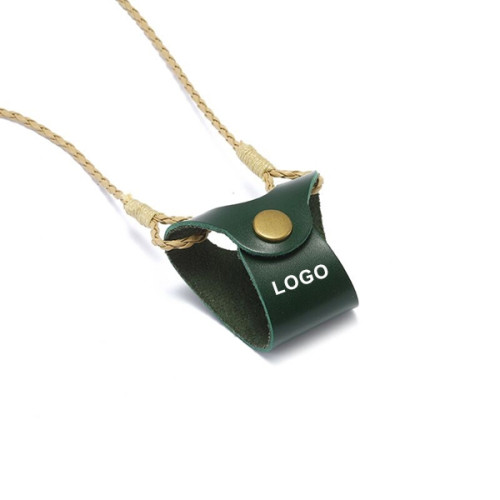 Hanging neck type glasses box